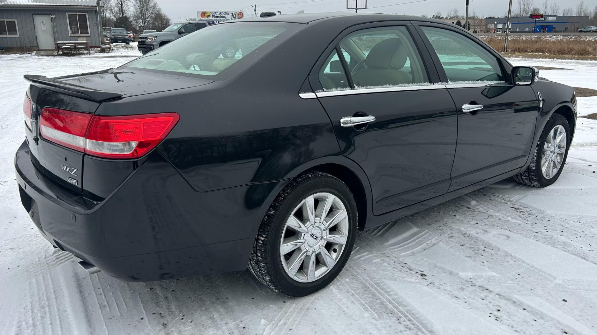 2010 Black Lincoln MKZ (3LNHL2JC7AR) , located at 17255 hwy 65 NE, Ham Lake, MN, 55304, 0.000000, 0.000000 - Photo#4